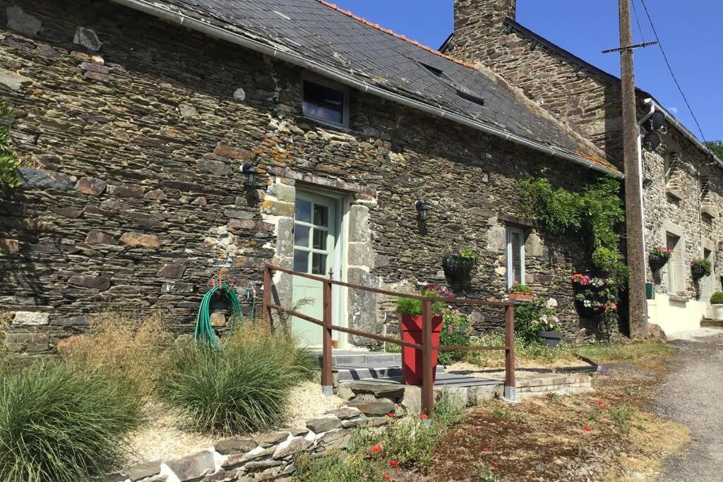 Les Ecuries Is A Modern Renovated Barn Laniscat Exterior foto