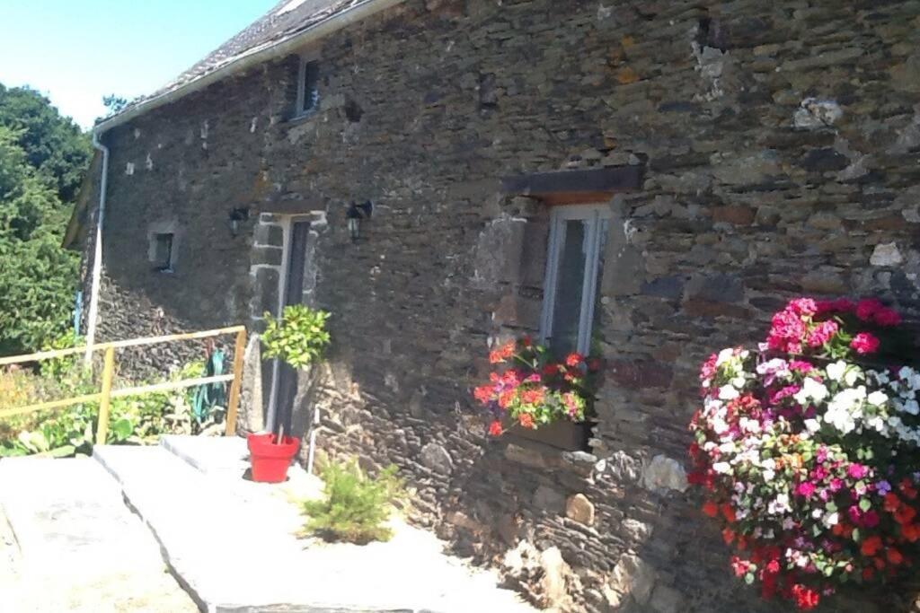 Les Ecuries Is A Modern Renovated Barn Laniscat Exterior foto